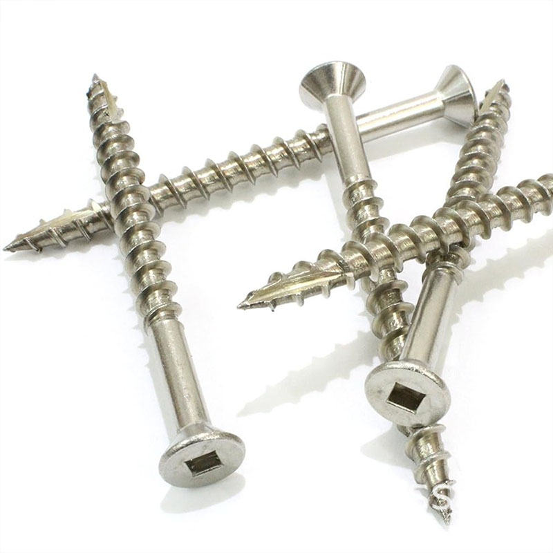 Screw countersunk dengan slot persegi
